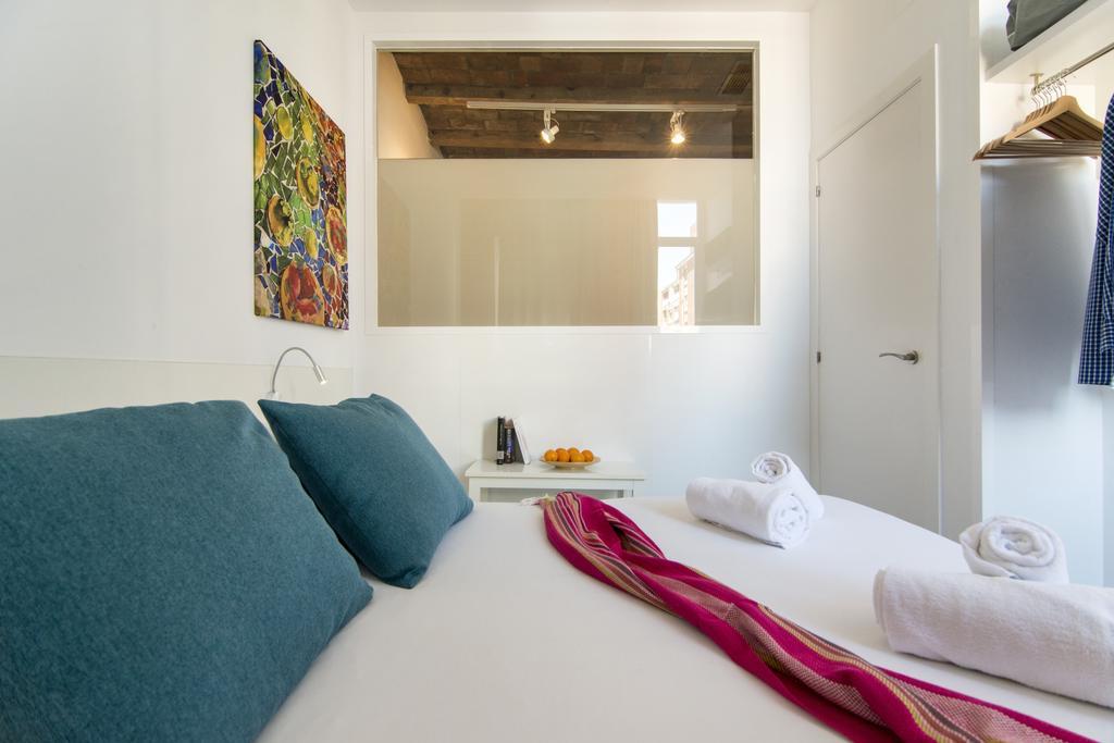 Happy People Sagrada Familia Apartments บาร์เซโลนา ภายนอก รูปภาพ