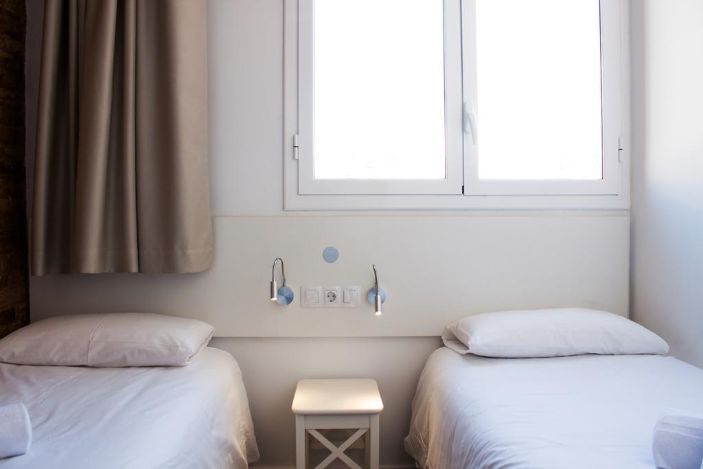 Happy People Sagrada Familia Apartments บาร์เซโลนา ภายนอก รูปภาพ